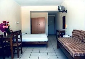 Aparthotel Matthias Adelianos Kampos